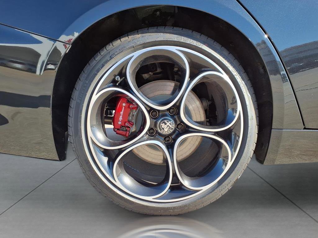 New 2025 Alfa Romeo Giulia w/ Veloce Package Rwd image 7