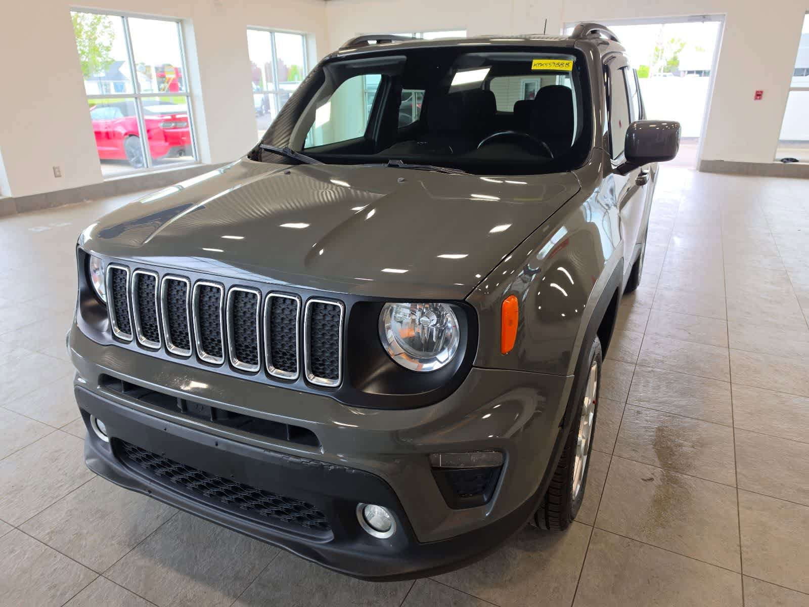 Used 2019 Jeep Renegade Latitude w/ Cold Weather Group AWD/4WD video 2