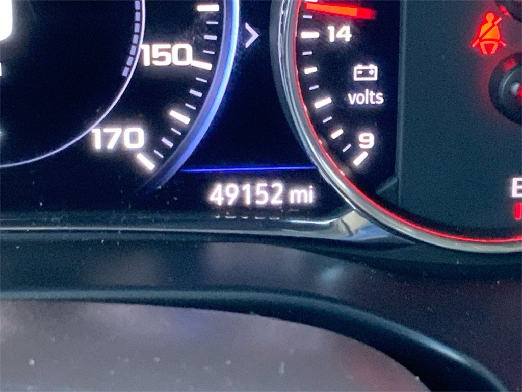 Certified 2023 GMC Acadia SLT w/ Technology Package image 12