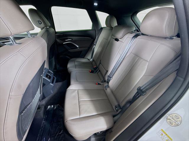 Certified 2025 Audi Q5 Premium w/ 19" Wheel Package AWD/4WD image 19