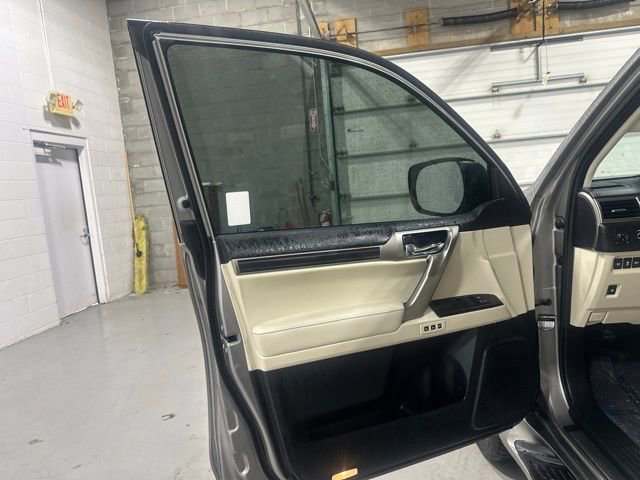 Used 2020 Lexus GX 460 Premium w/ Premium Package AWD/4WD image 12