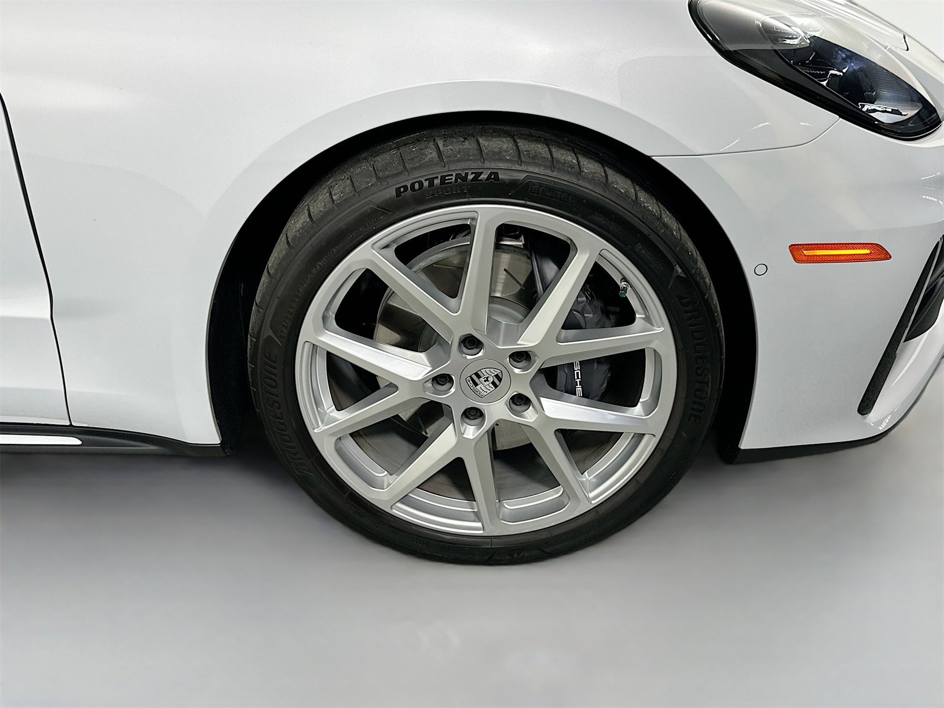 Certified 2025 Porsche Panamera image 14