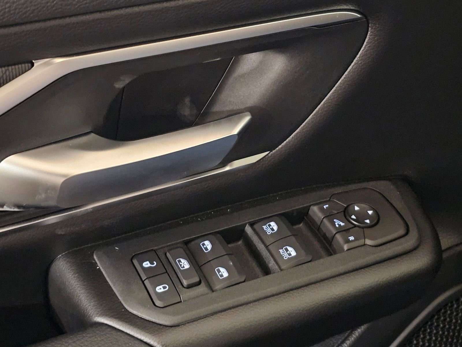 New 2026 RAM 1500 4x4 Crew Cab image 16
