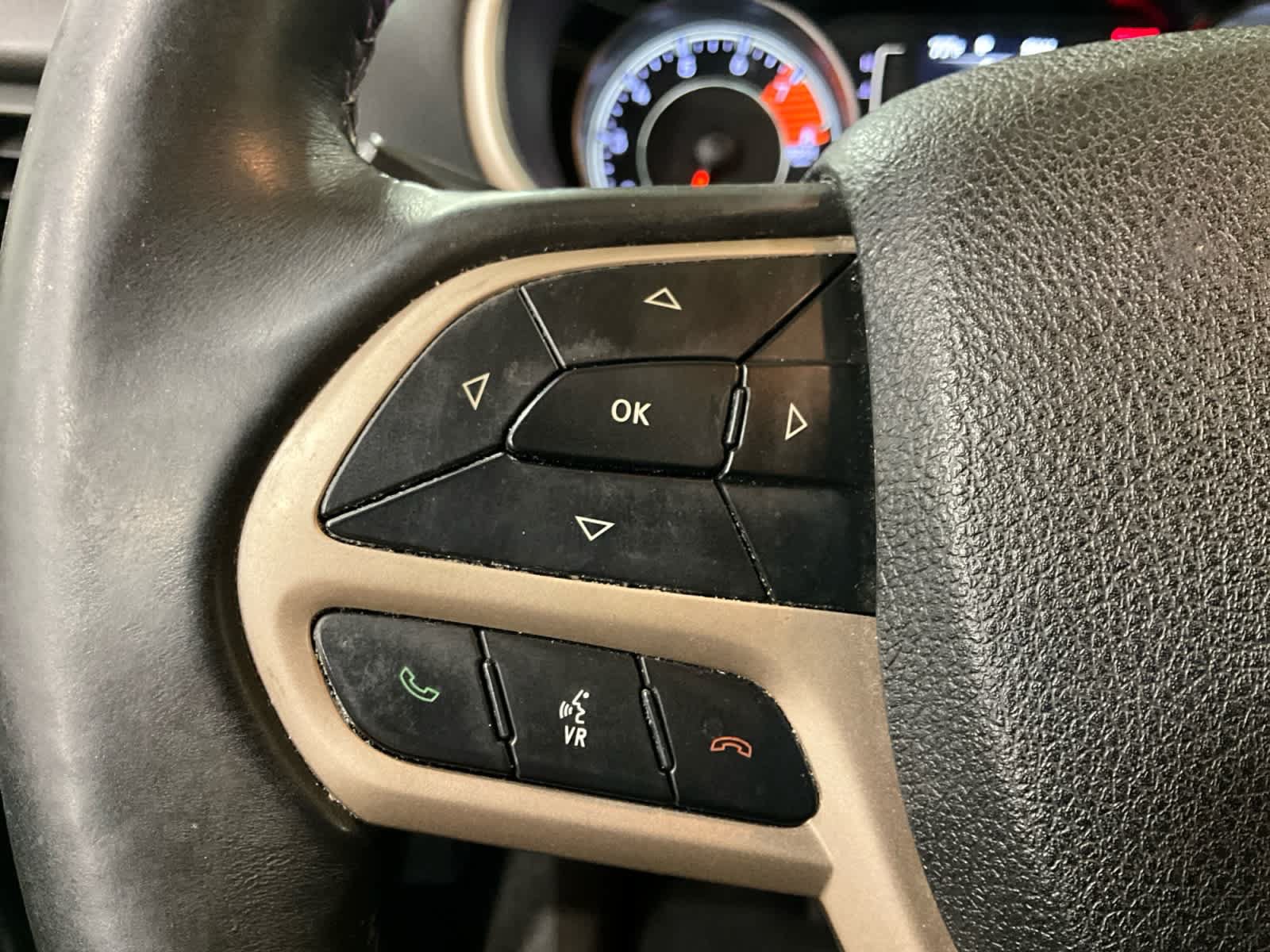 Used 2017 Jeep Cherokee Latitude AWD/4WD image 18