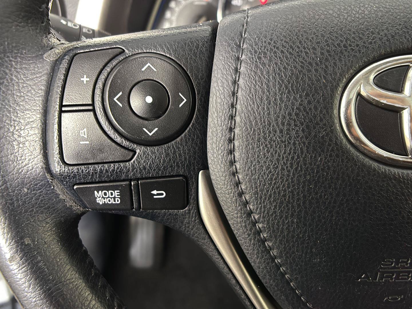 Used 2015 Toyota RAV4 Limited AWD/4WD image 31