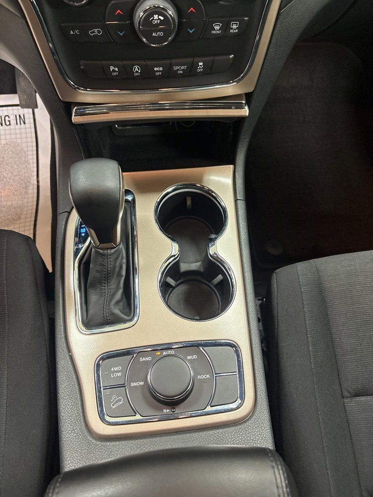 Used 2017 Jeep Grand Cherokee Laredo w/ Quick Order Package 23E image 13