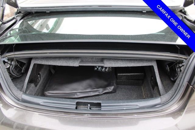 Used 2015 Volkswagen Eos Executive image 9