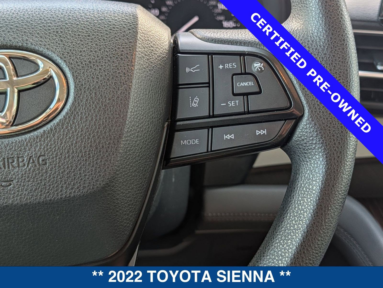 Used 2022 Toyota Sienna LE FWD image 25