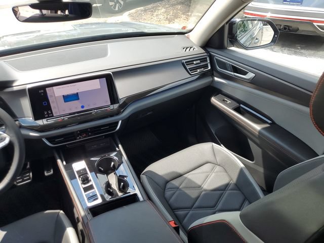Certified 2025 Volkswagen Atlas Peak Edition SE AWD/4WD image 9