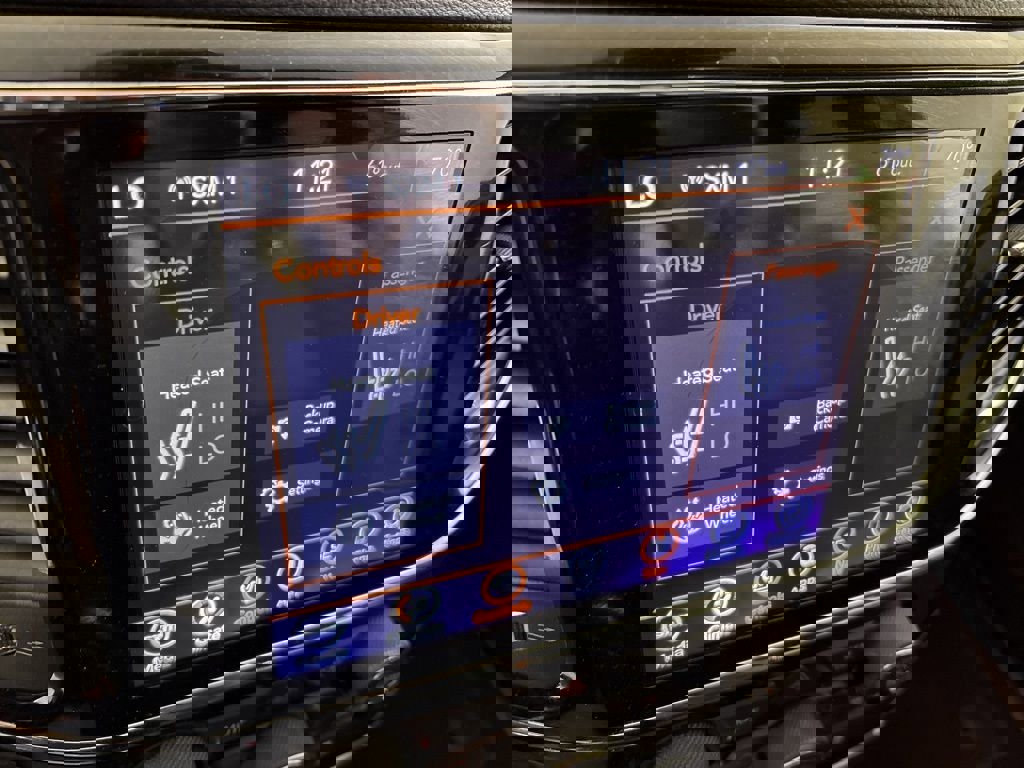 Used 2020 Jeep Grand Cherokee Altitude image 29