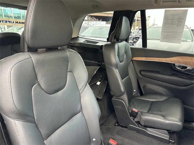Used 2022 Volvo XC90 T6 Momentum image 15
