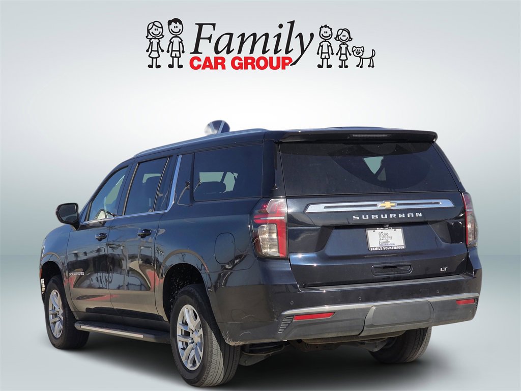 Used 2024 Chevrolet Suburban LT image 3