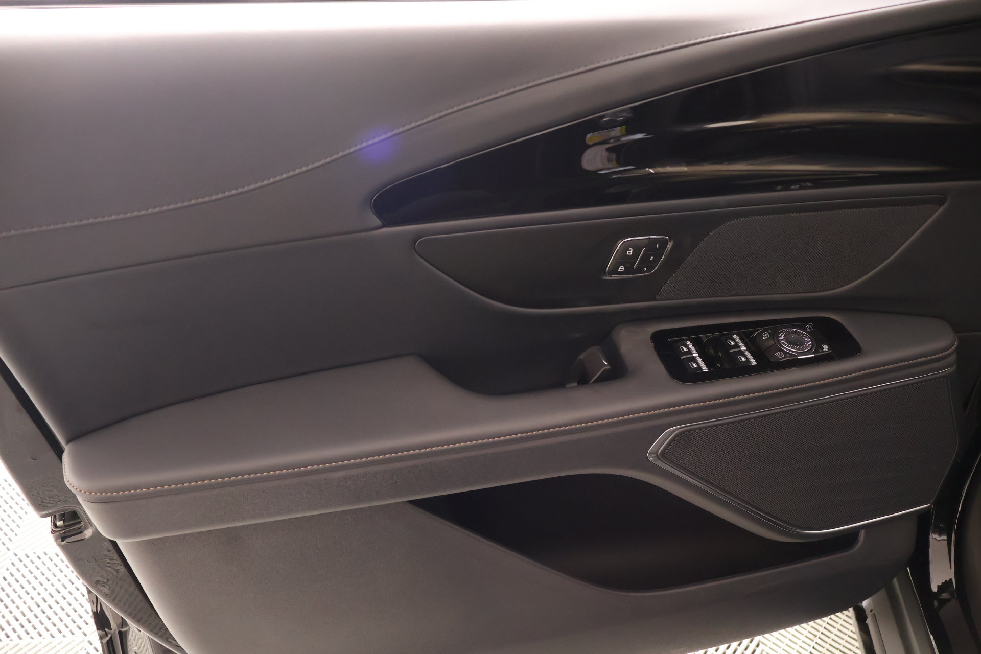 New 2026 Lincoln Nautilus Premier AWD/4WD image 16