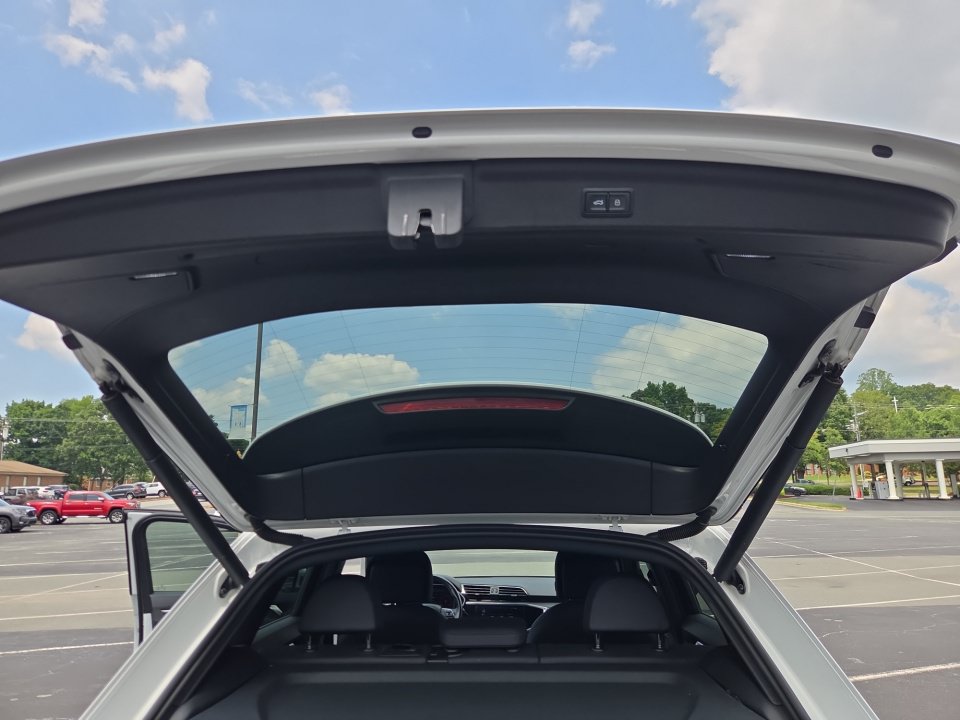 Used 2019 Audi Q3 2.0T Premium Plus w/ Premium Plus Package AWD/4WD image 18
