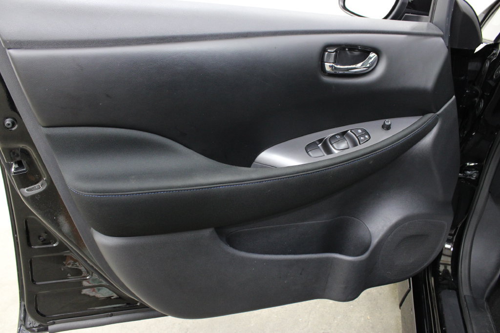 Used 2025 Nissan Leaf S FWD image 16