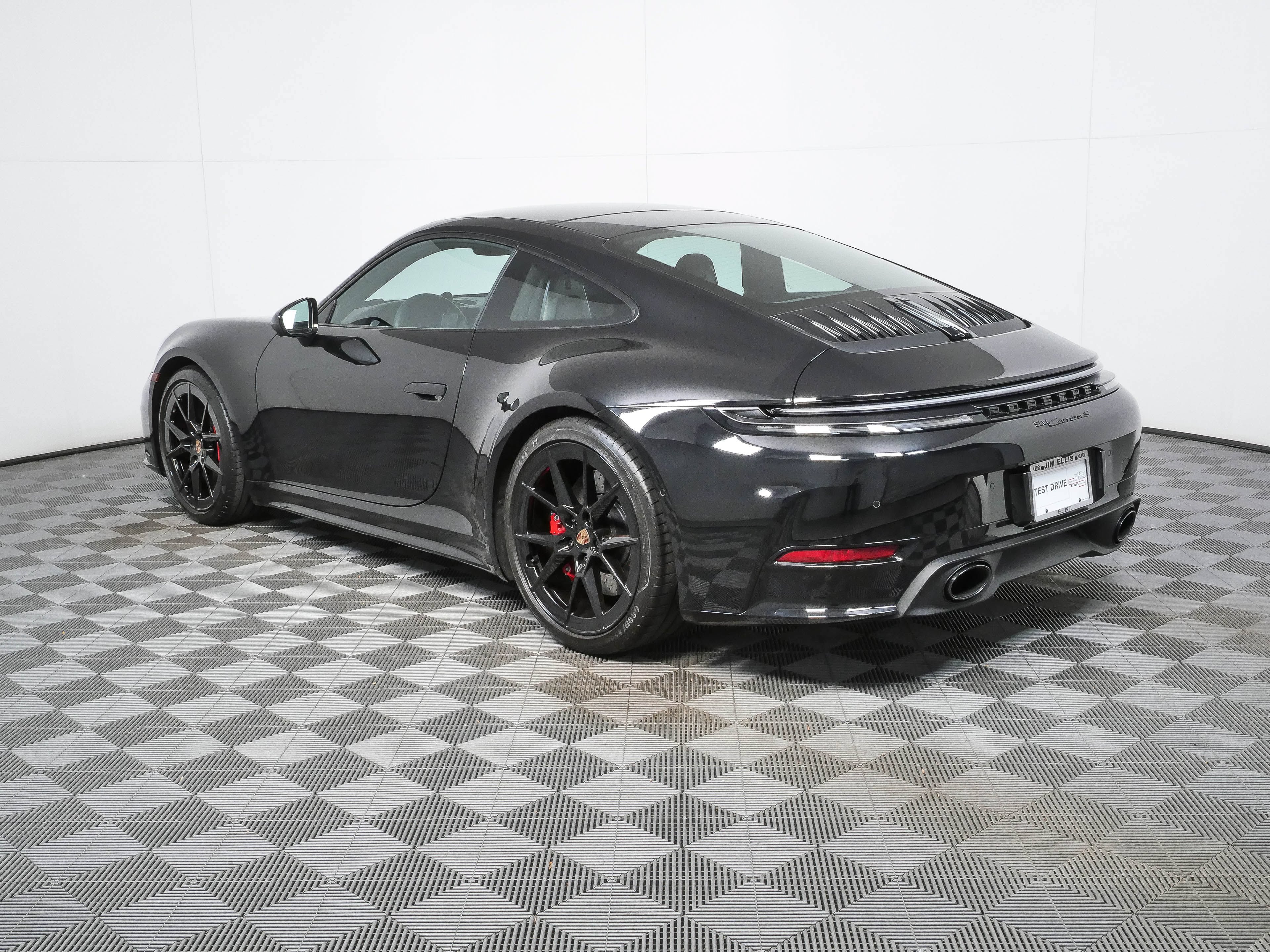 Certified 2025 Porsche 911 Carrera S RWD image 3