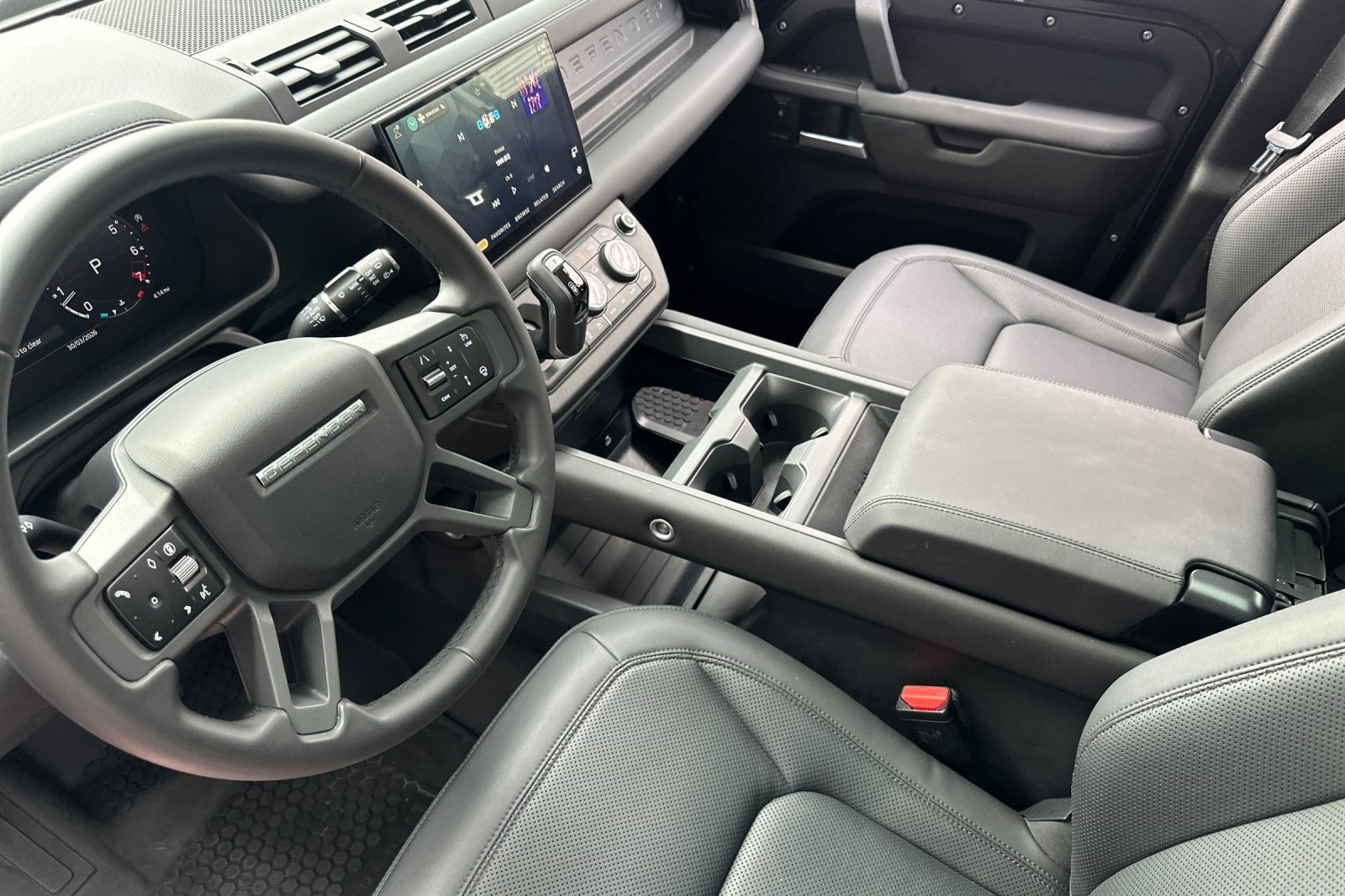 Used 2025 Land Rover Defender 110 S image 5