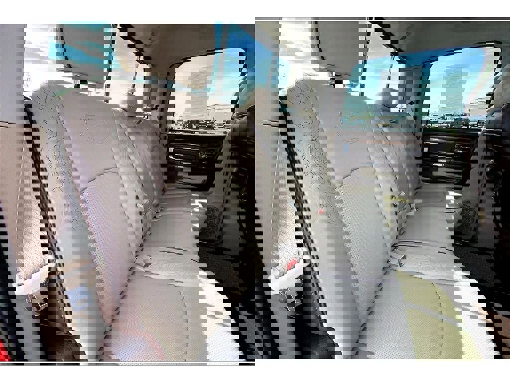 Used 2018 RAM 2500 Longhorn w/ Longhorn Southfork Package image 28