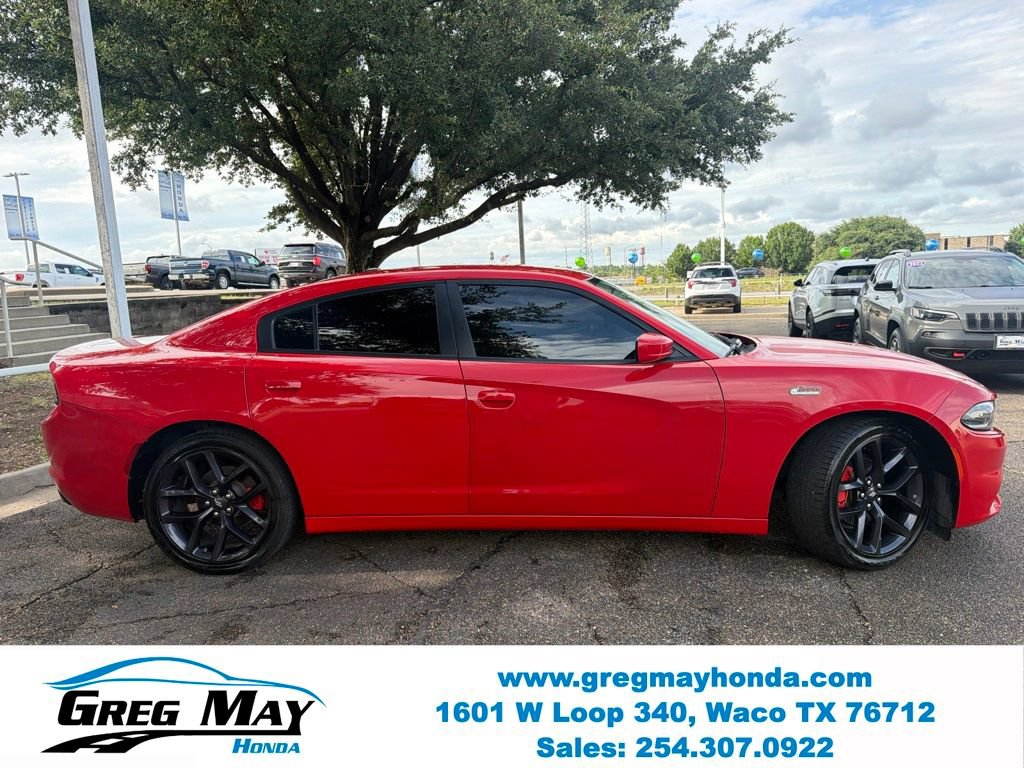 Used 2022 Dodge Charger SXT RWD image 2