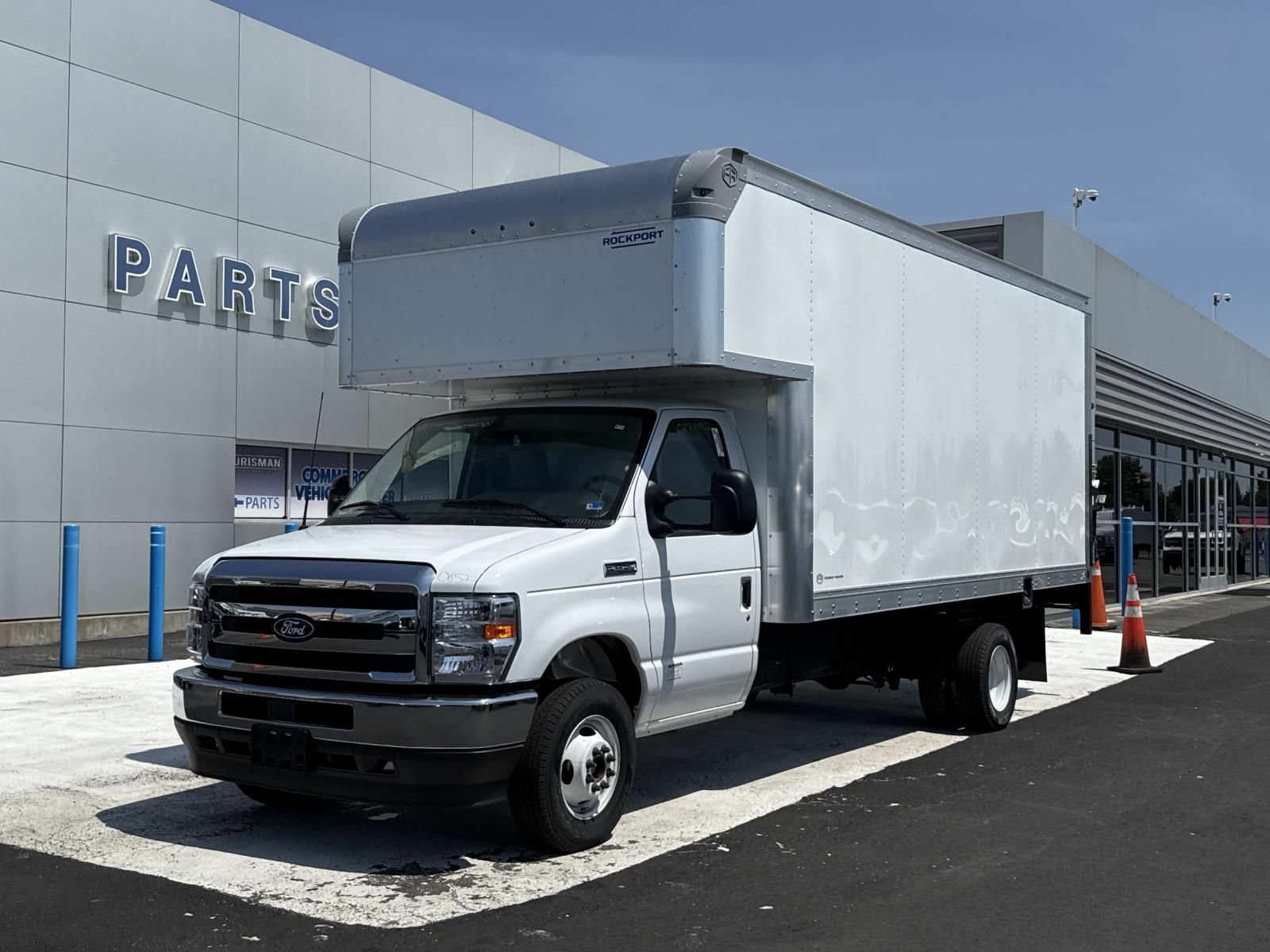 New 2027 Ford E-450 and Econoline 450 Super Duty w/ Power Equipment Group RWD image 7