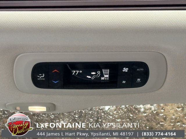 Used 2021 Chrysler Pacifica Limited image 16