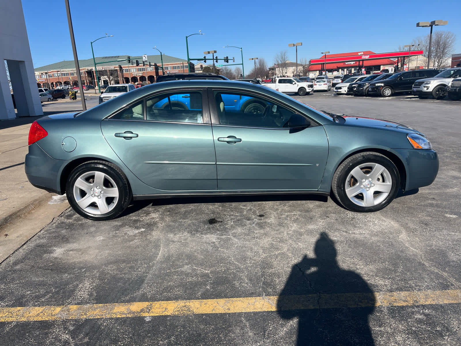 Used 2009 Pontiac G6 w/ Preferred Package image 2