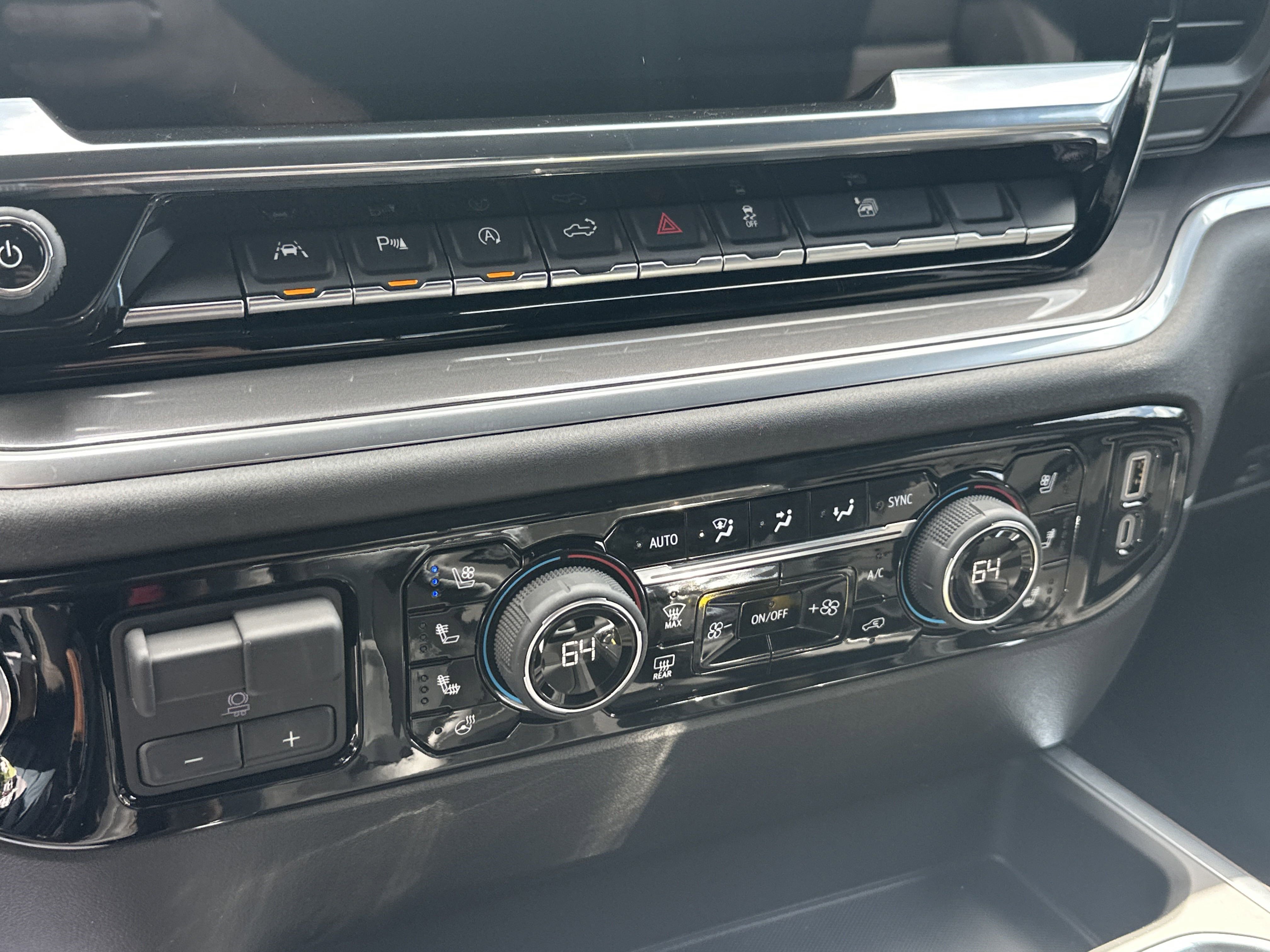 New 2025 Chevrolet Silverado 1500 High Country image 28