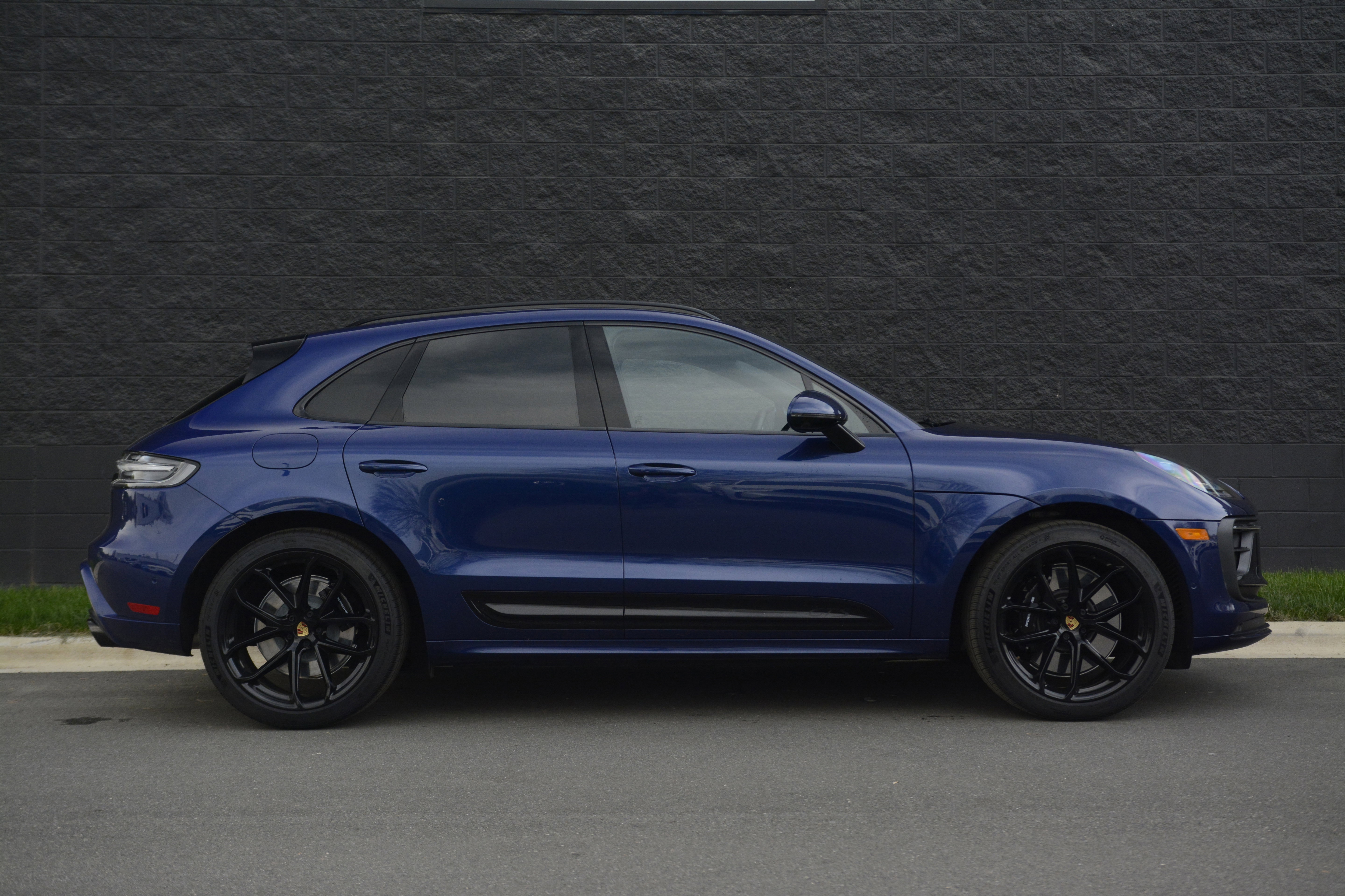 Certified 2024 Porsche Macan GTS w/ Premium Plus Package AWD/4WD image 8