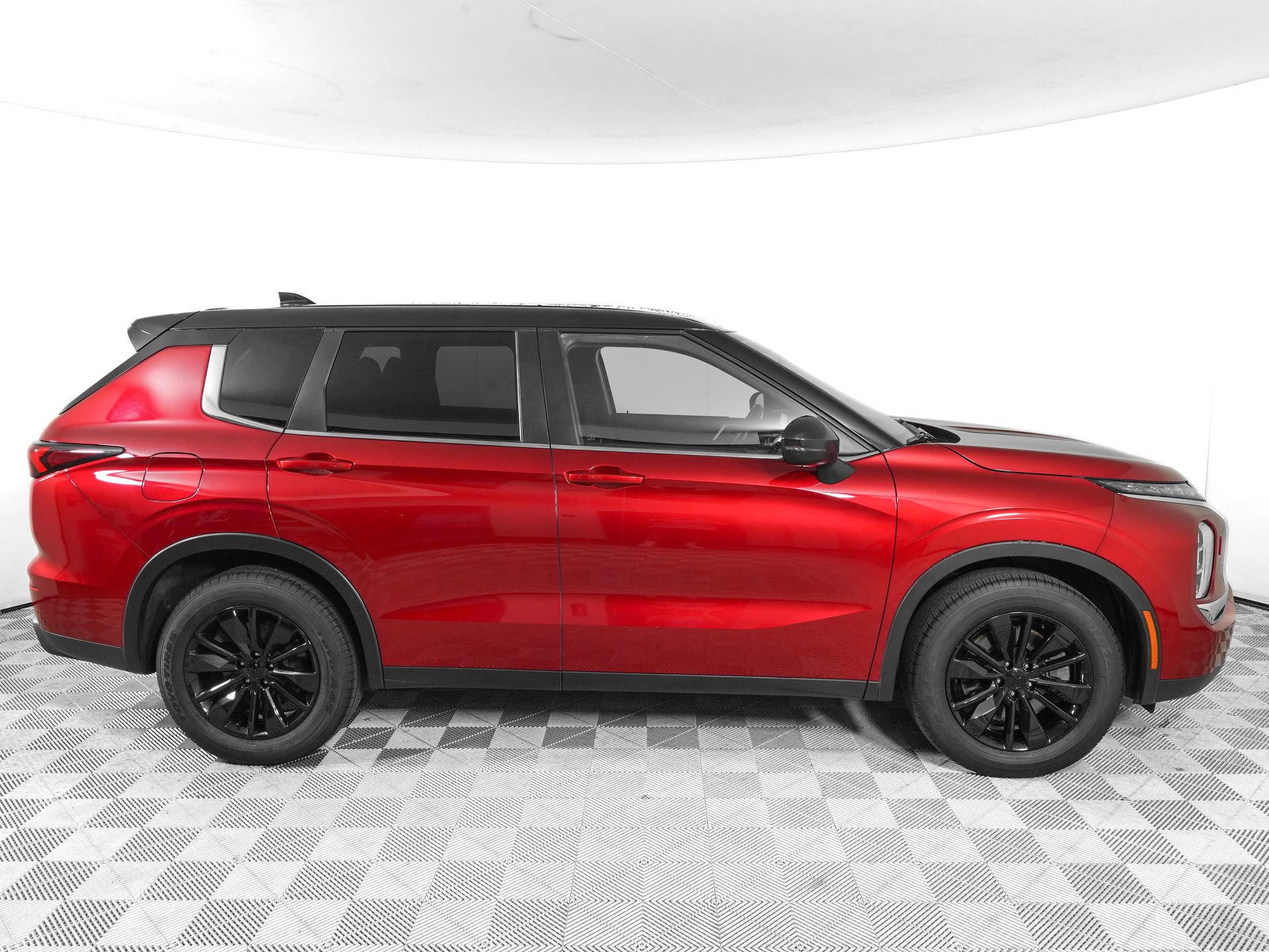 Used 2022 Mitsubishi Outlander ES AWD/4WD image 3