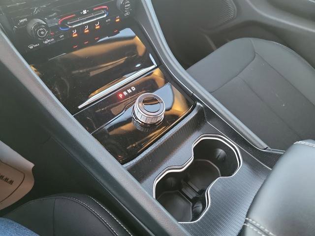 Used 2024 Jeep Grand Cherokee Laredo image 20