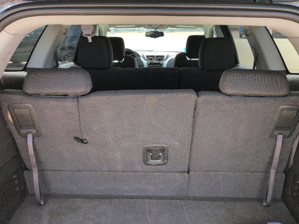 Used 2012 Chevrolet Traverse LT FWD image 25