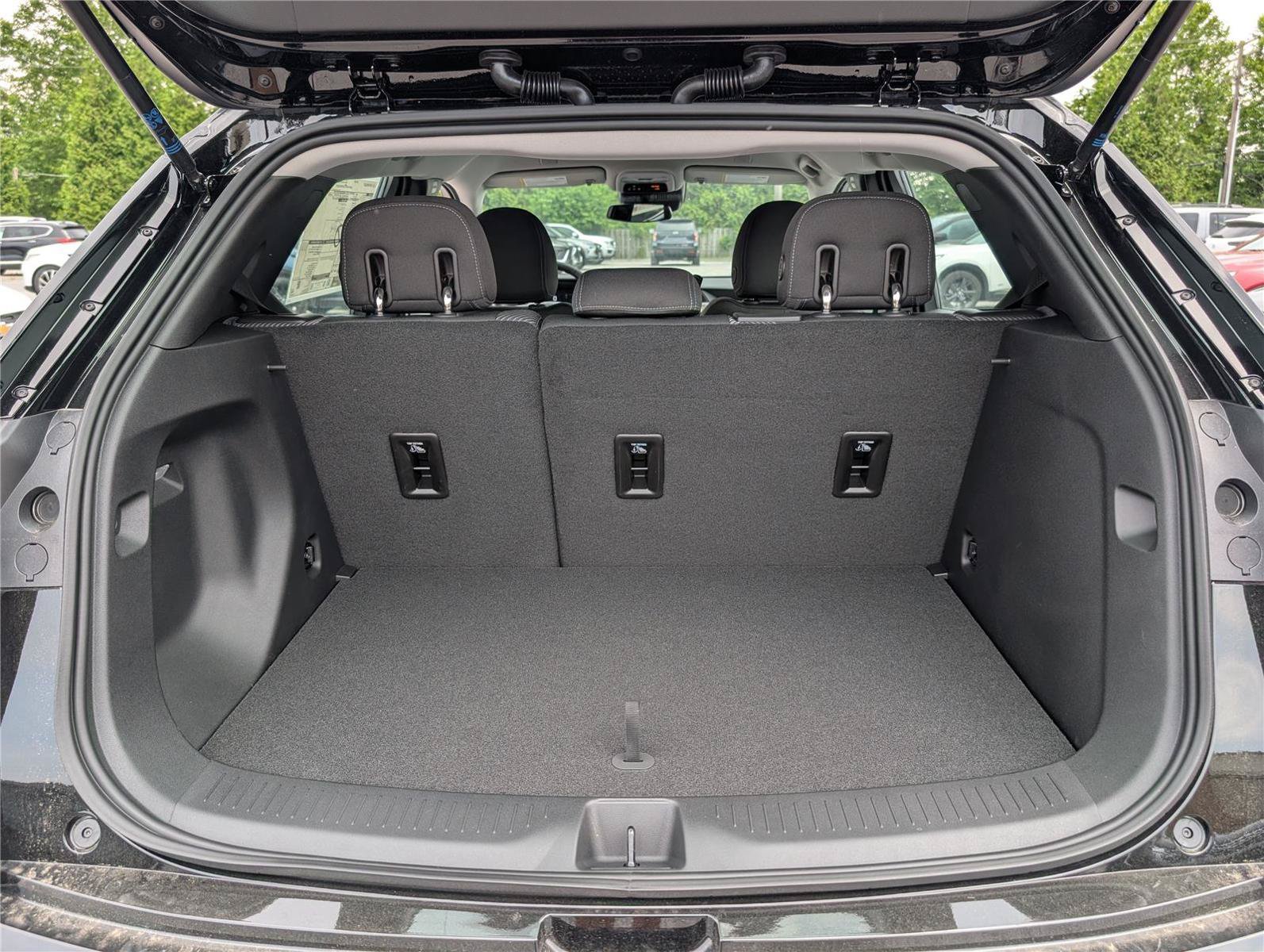 New 2027 Chevrolet Bolt LT w/ Comfort Package FWD image 8