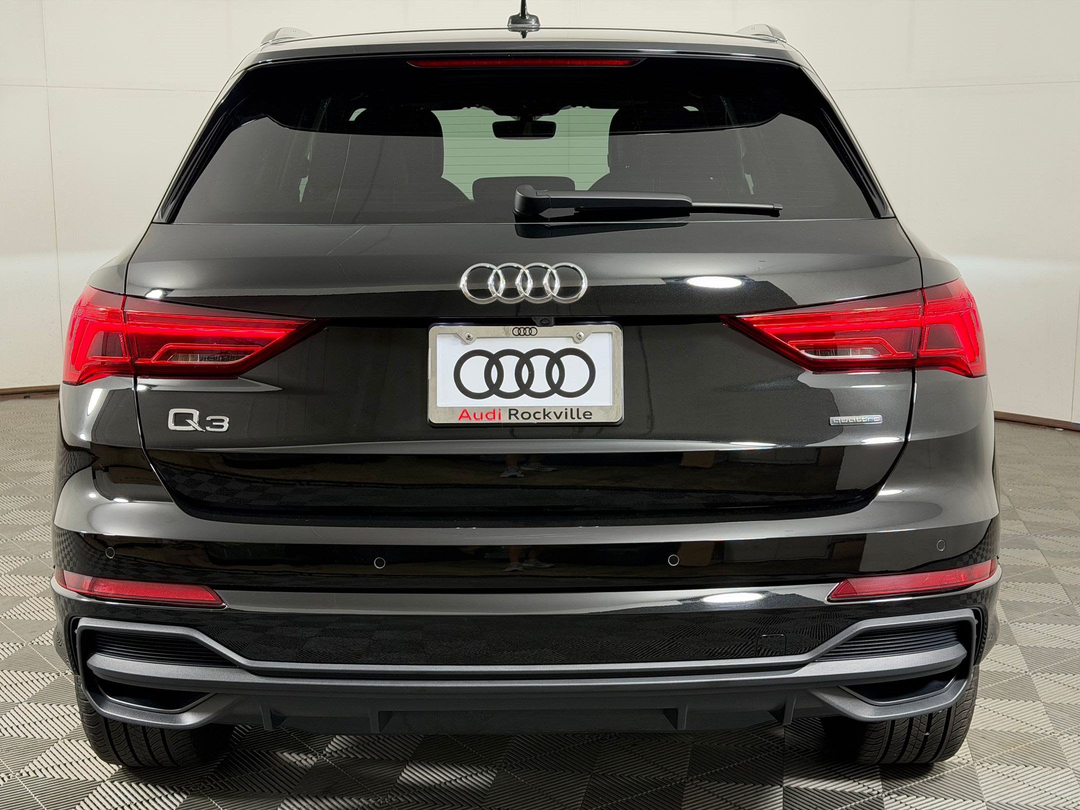 Certified 2023 Audi Q3 2.0T Premium w/ 19" Wheel Package AWD/4WD image 10