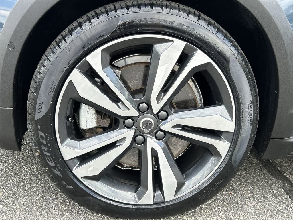 Certified 2023 Volvo V60 B5 Cross Country Plus AWD/4WD image 10