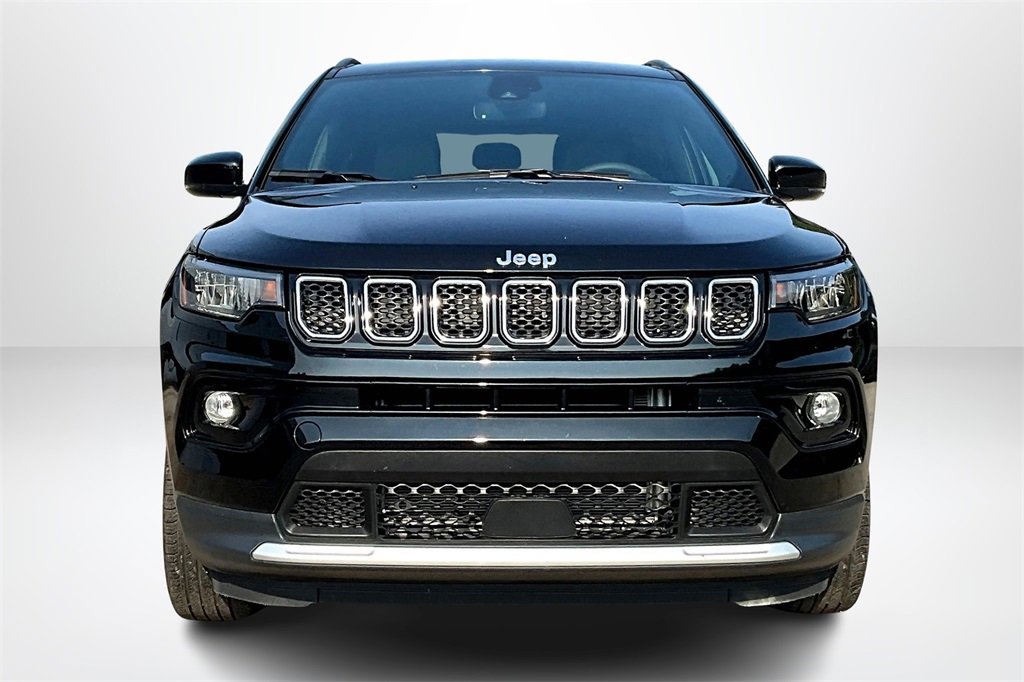 Used 2023 Jeep Compass Limited image 2