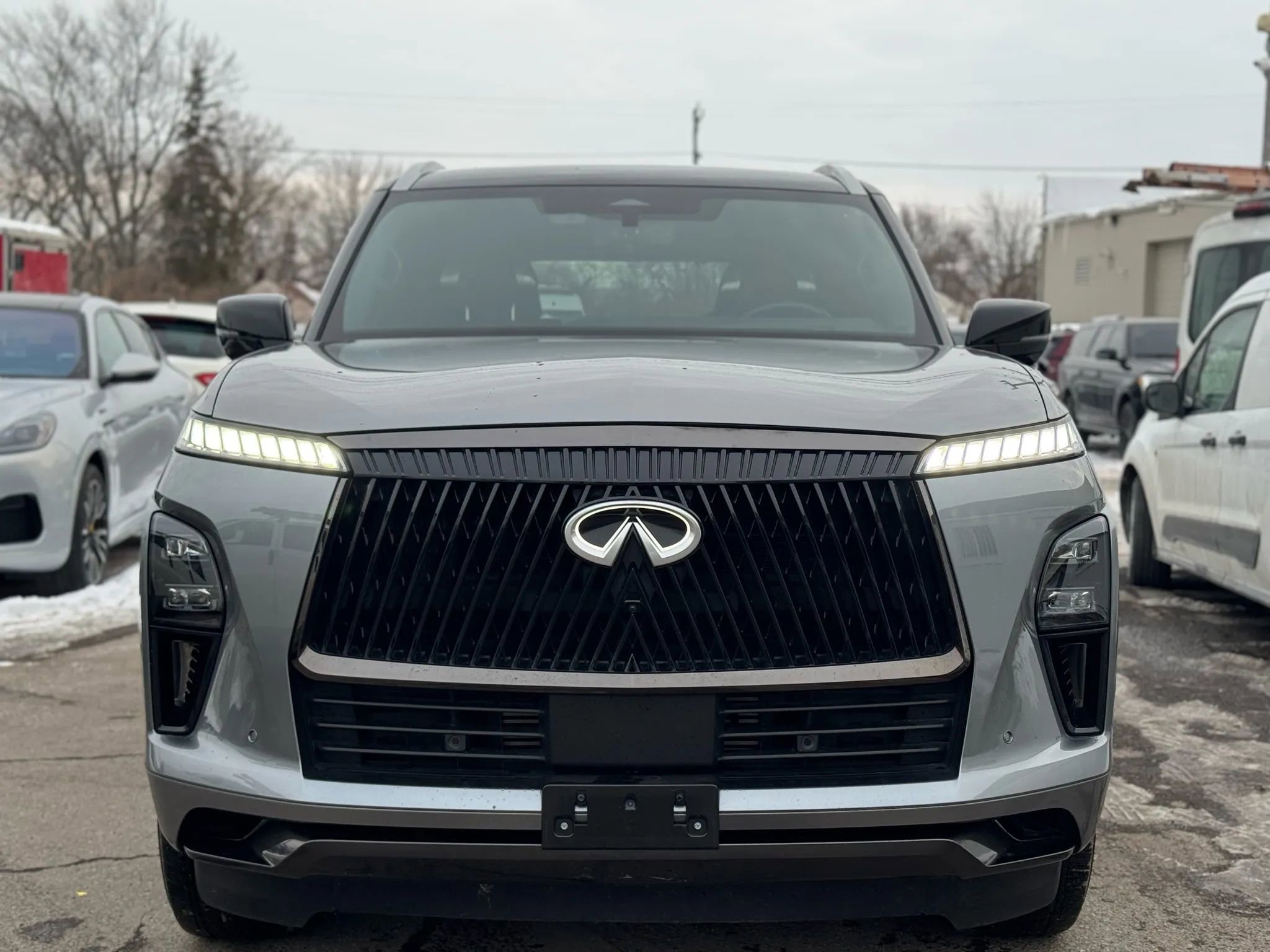 Used 2025 INFINITI QX80 Autograph image 2
