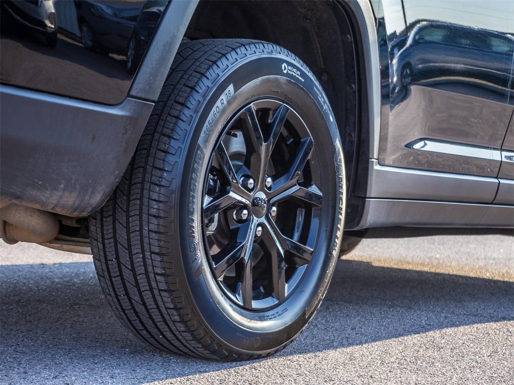 Used 2024 Jeep Grand Cherokee L Laredo image 8