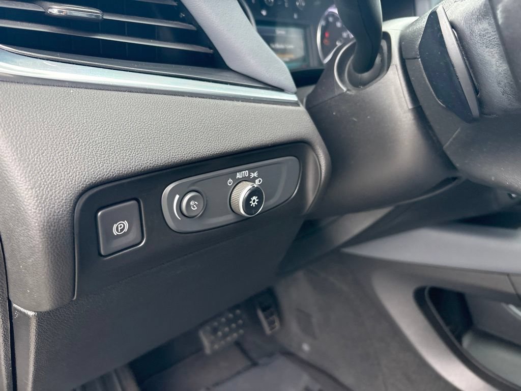 Used 2019 Buick Enclave Essence FWD image 16