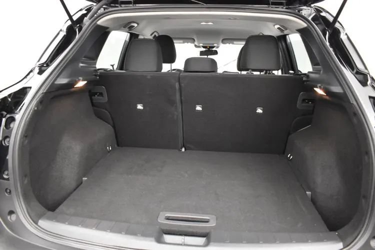 Used 2025 Nissan Kicks SV FWD image 16