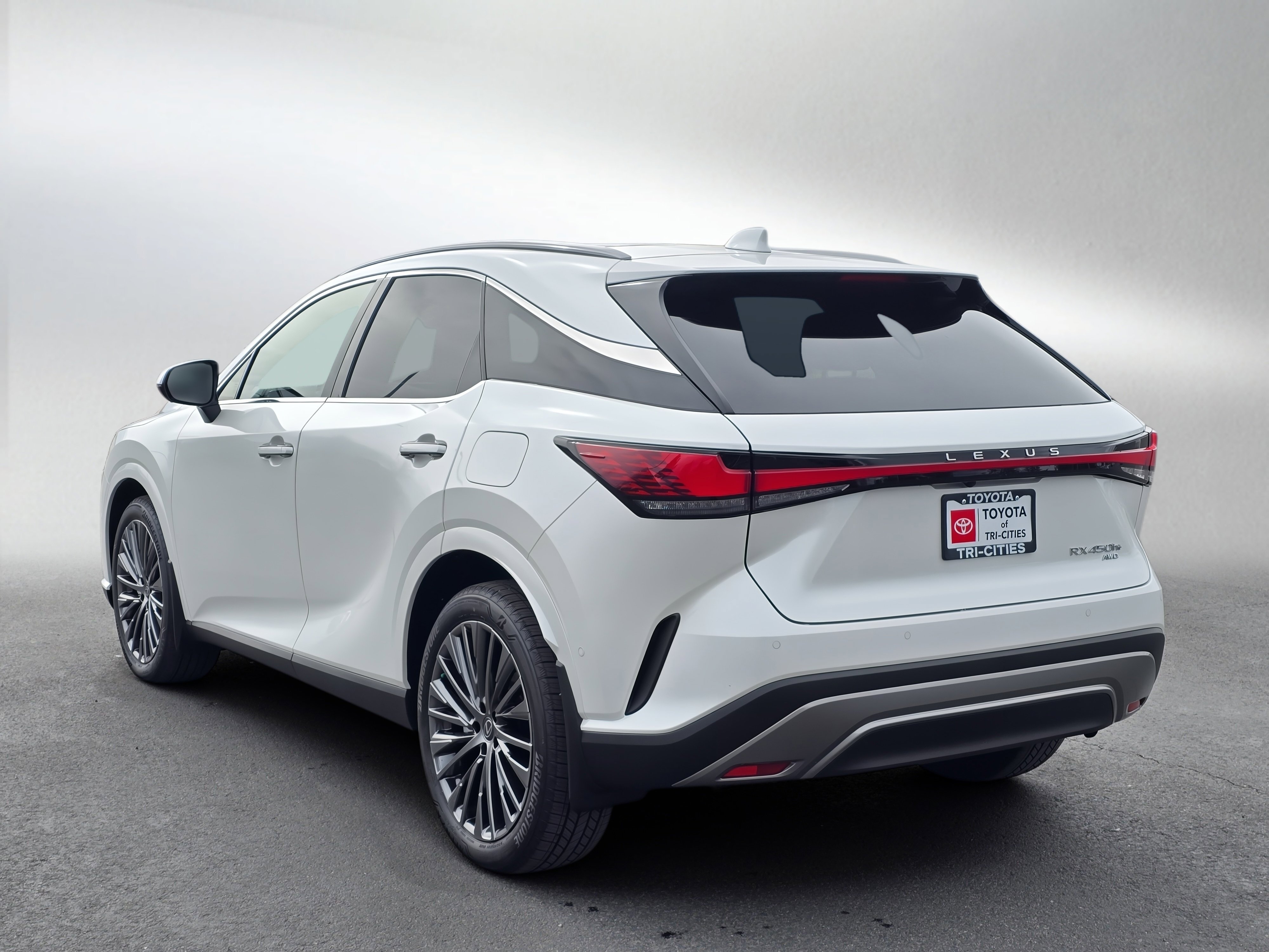Used 2026 Lexus RX 450h Luxury w/ Convenience Package image 3
