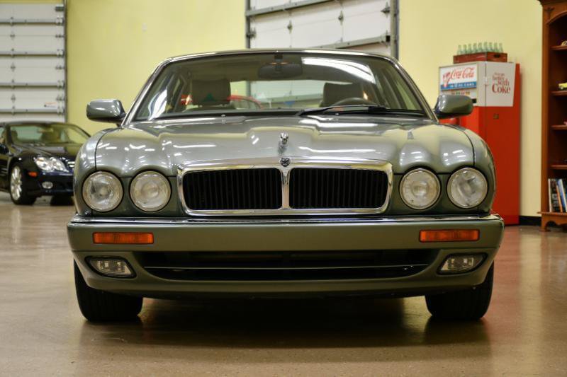 Used 1997 Jaguar XJ6 RWD image 4