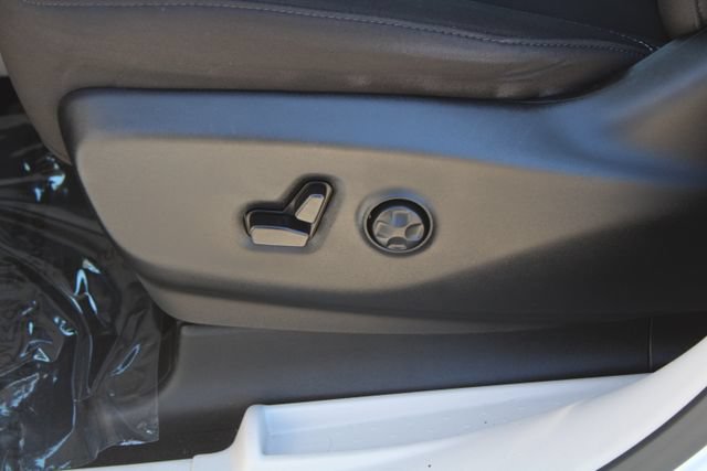 Used 2024 Chrysler Voyager LX FWD image 37