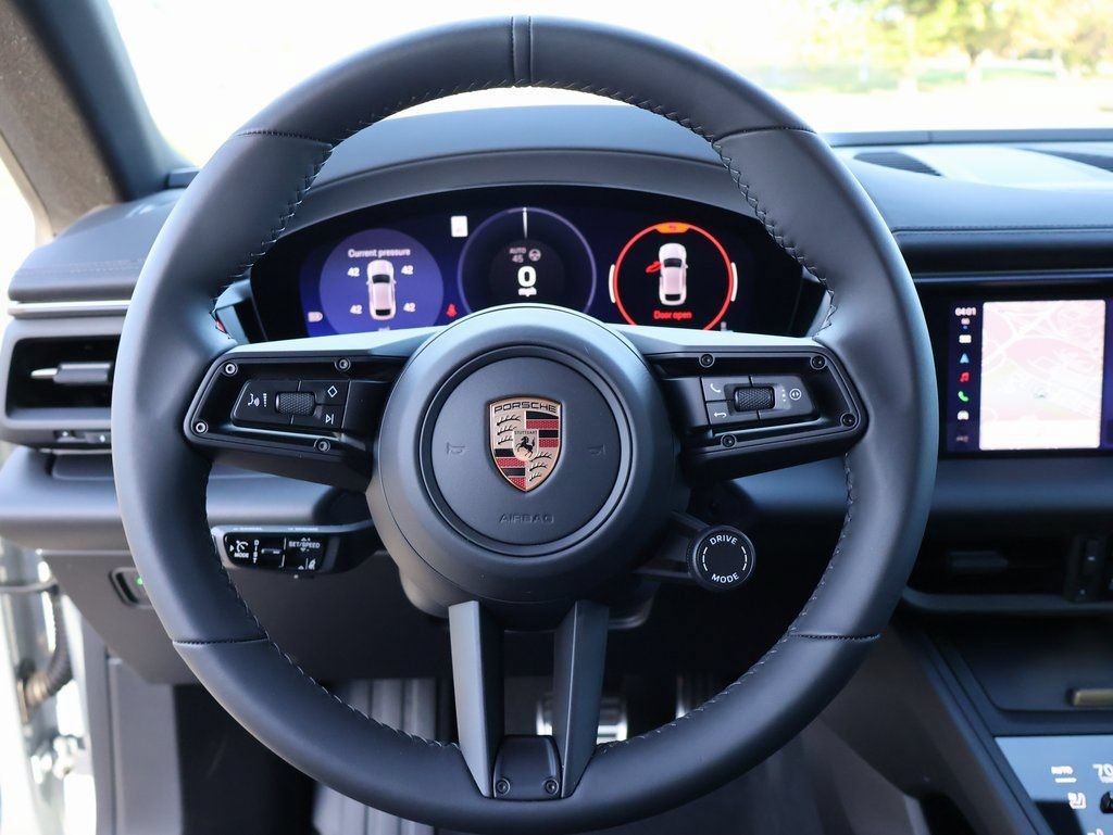 Certified 2025 Porsche Macan 4S Electric AWD/4WD image 30