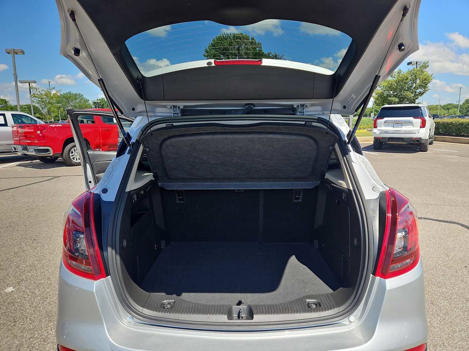 Certified 2018 Buick Encore Preferred FWD image 33
