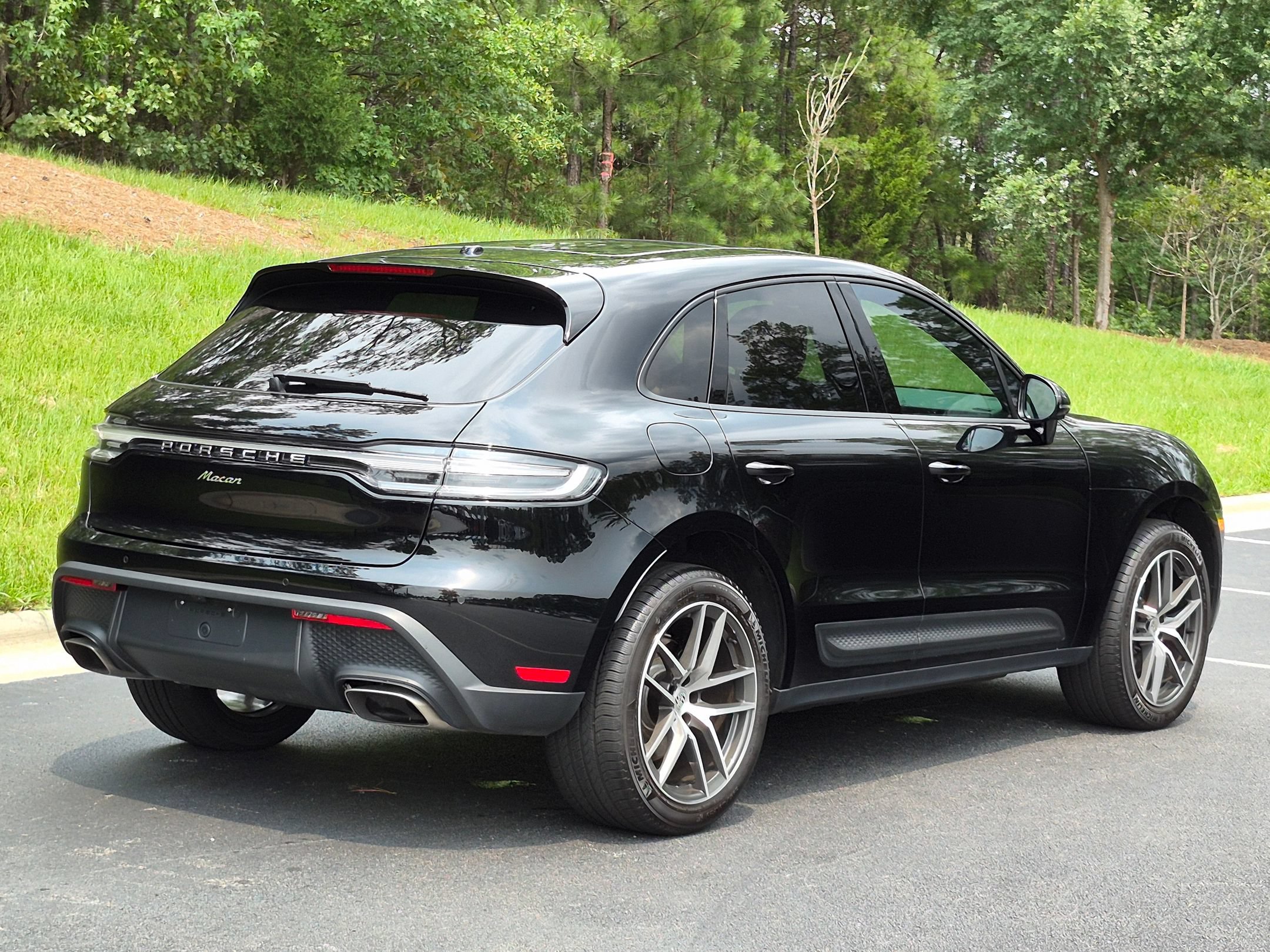 Certified 2026 Porsche Macan AWD/4WD image 30
