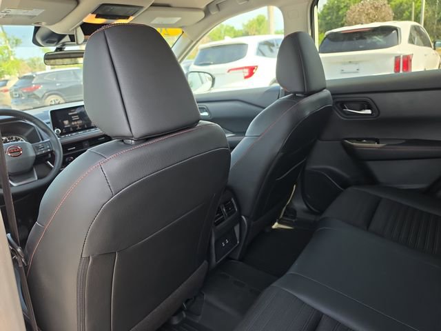 Used 2026 Nissan Rogue SV AWD/4WD image 12