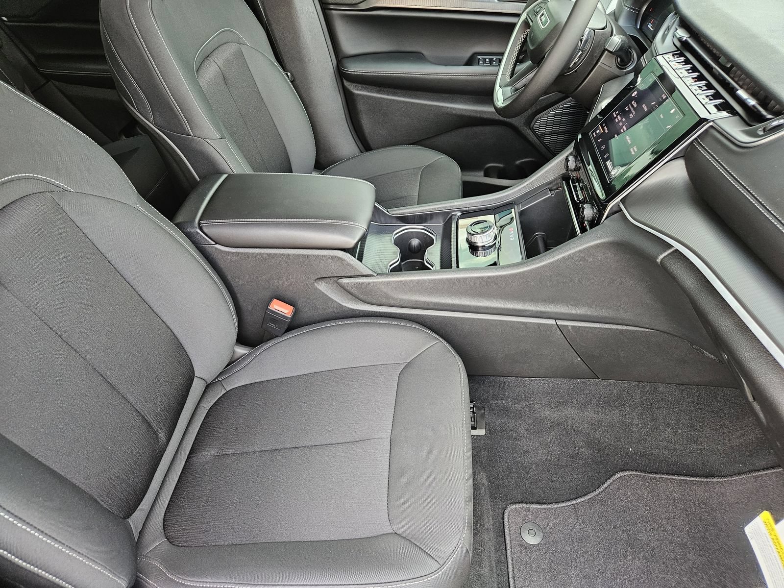 New 2026 Jeep Grand Cherokee Laredo RWD image 15