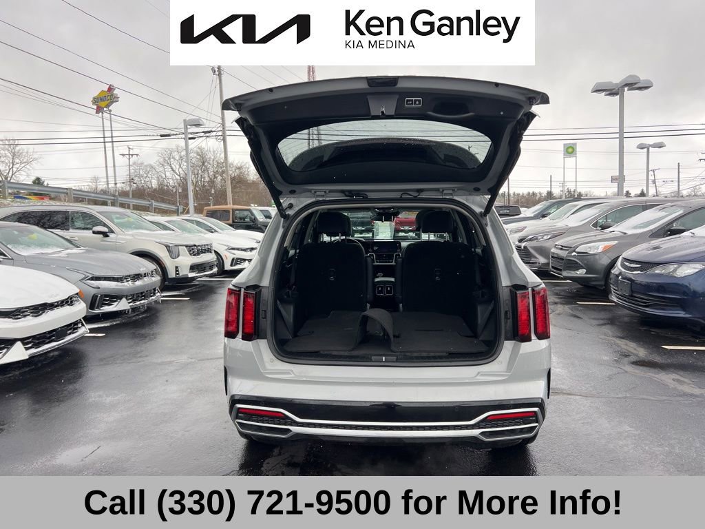 Certified 2022 Kia Sorento EX w/ Panoramic Sunroof Package image 51