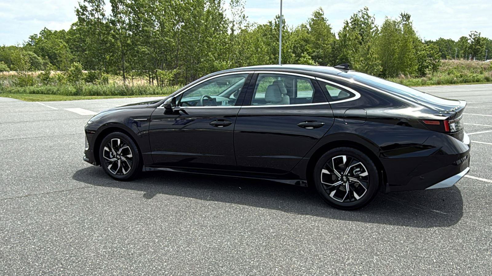 Certified 2024 Hyundai Sonata SEL AWD/4WD image 10