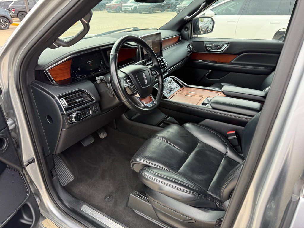Used 2020 Lincoln Navigator Reserve image 10